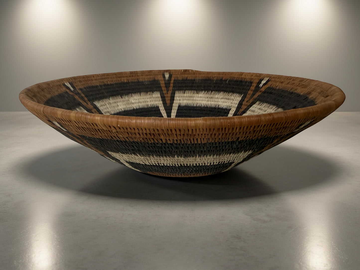 Handwoven Botswana Basket Set- MOKWATLA WA TLHWARE AND MORULELO WA RANTAFOLE (2 pieces)p
